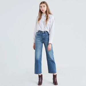 Levi’s Ribcage Straight Ankle Jeans
